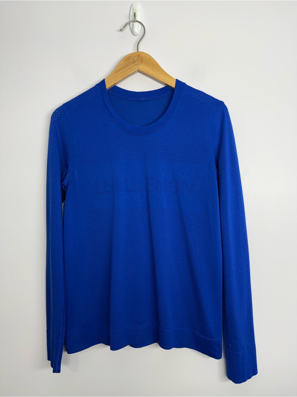 77: Lululemon Breeze By Long Sleeve *lululemon Jet Stream Size 6 Blue